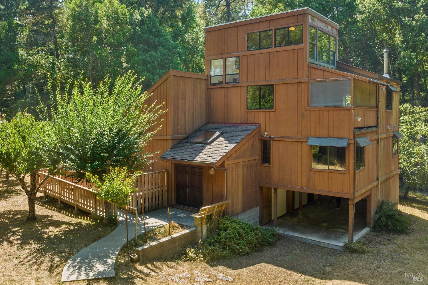 130 Laurel Street Inverness, CA 94956 - Photo 10 of 82 Gallery Image 10