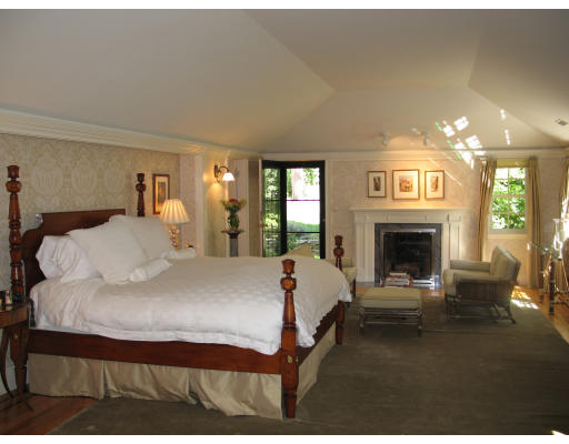 48 Green Hill Road Brookline, MA 02445 - Photo 10 of 17 Gallery Image 10