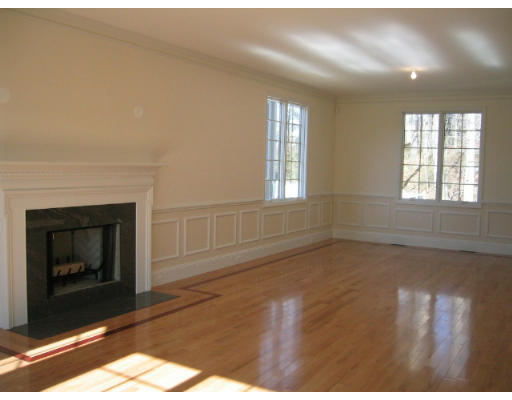 136 Harwich Road Newton, MA 02467 - Photo 4 of 11