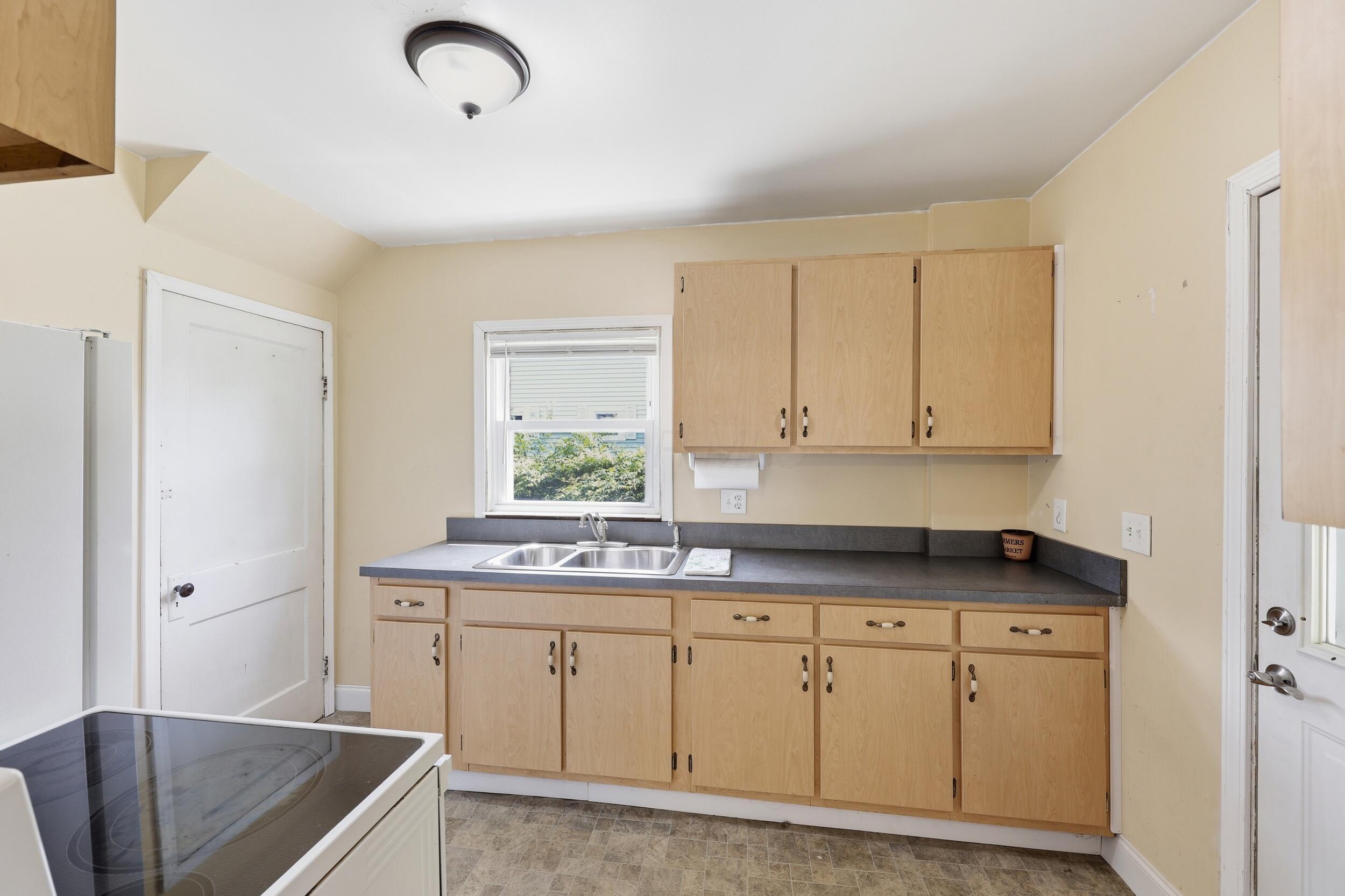 2201 Ferris Road Columbus, OH 43224 - Photo 5 of 25 Kitchen with lots of cabinets