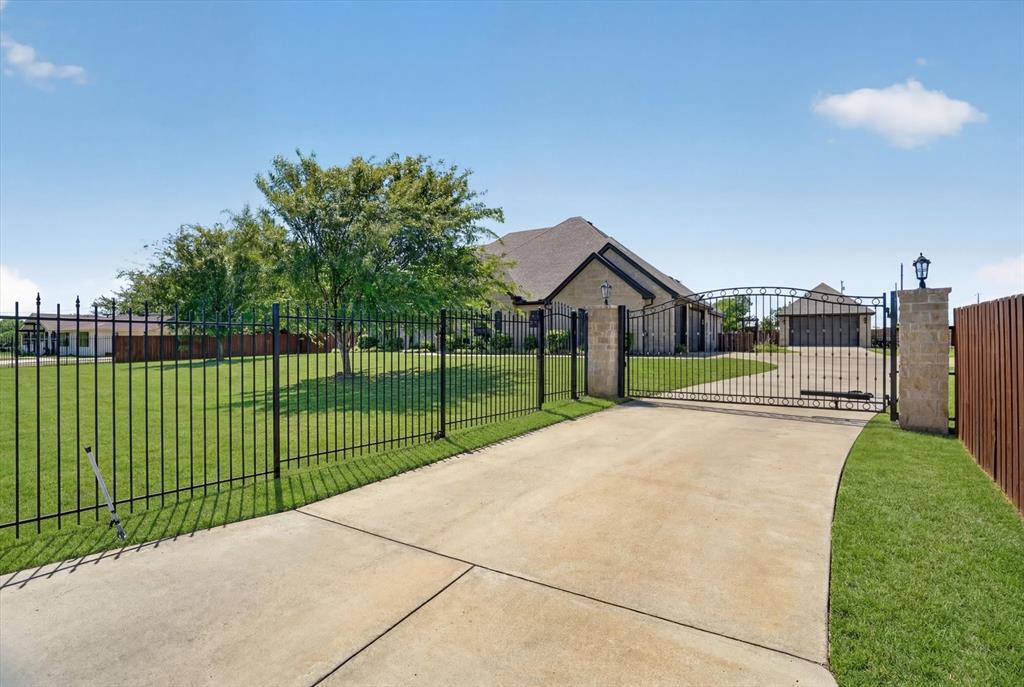 2000 Adams Lane South Azle, TX 76020 - Photo 3 of 38