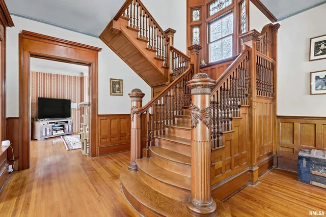 $360,000 | 1102 College Avenue, Davenport, IA 52803