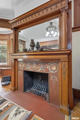 $360,000 | 1102 College Avenue, Davenport, IA 52803