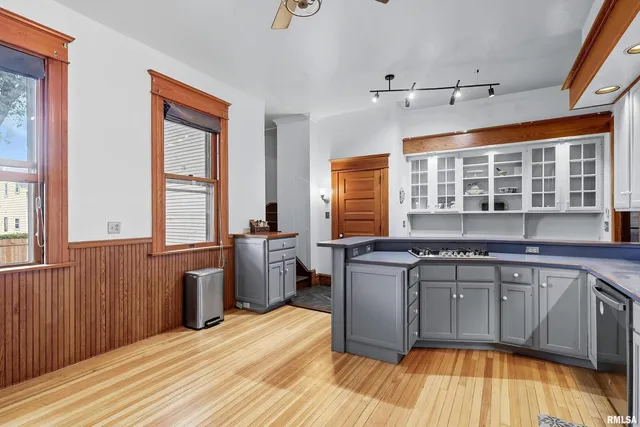 $360,000 | 1102 College Avenue, Davenport, IA 52803