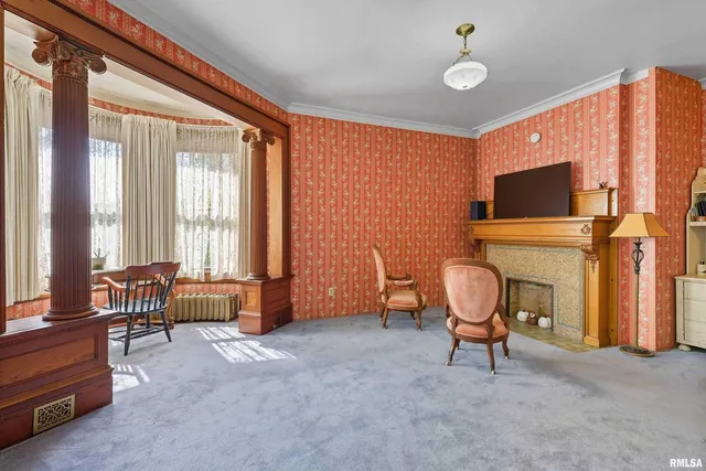 $360,000 | 1102 College Avenue, Davenport, IA 52803