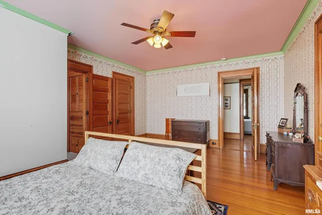 $360,000 | 1102 College Avenue, Davenport, IA 52803