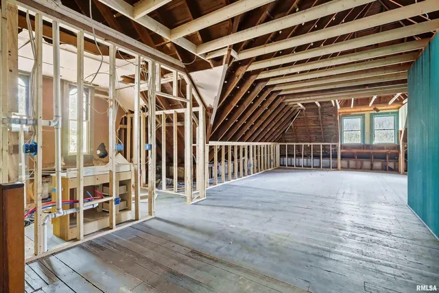 $360,000 | 1102 College Avenue, Davenport, IA 52803