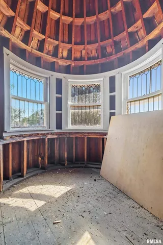 $360,000 | 1102 College Avenue, Davenport, IA 52803