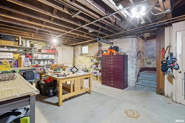 $360,000 | 1102 College Avenue, Davenport, IA 52803