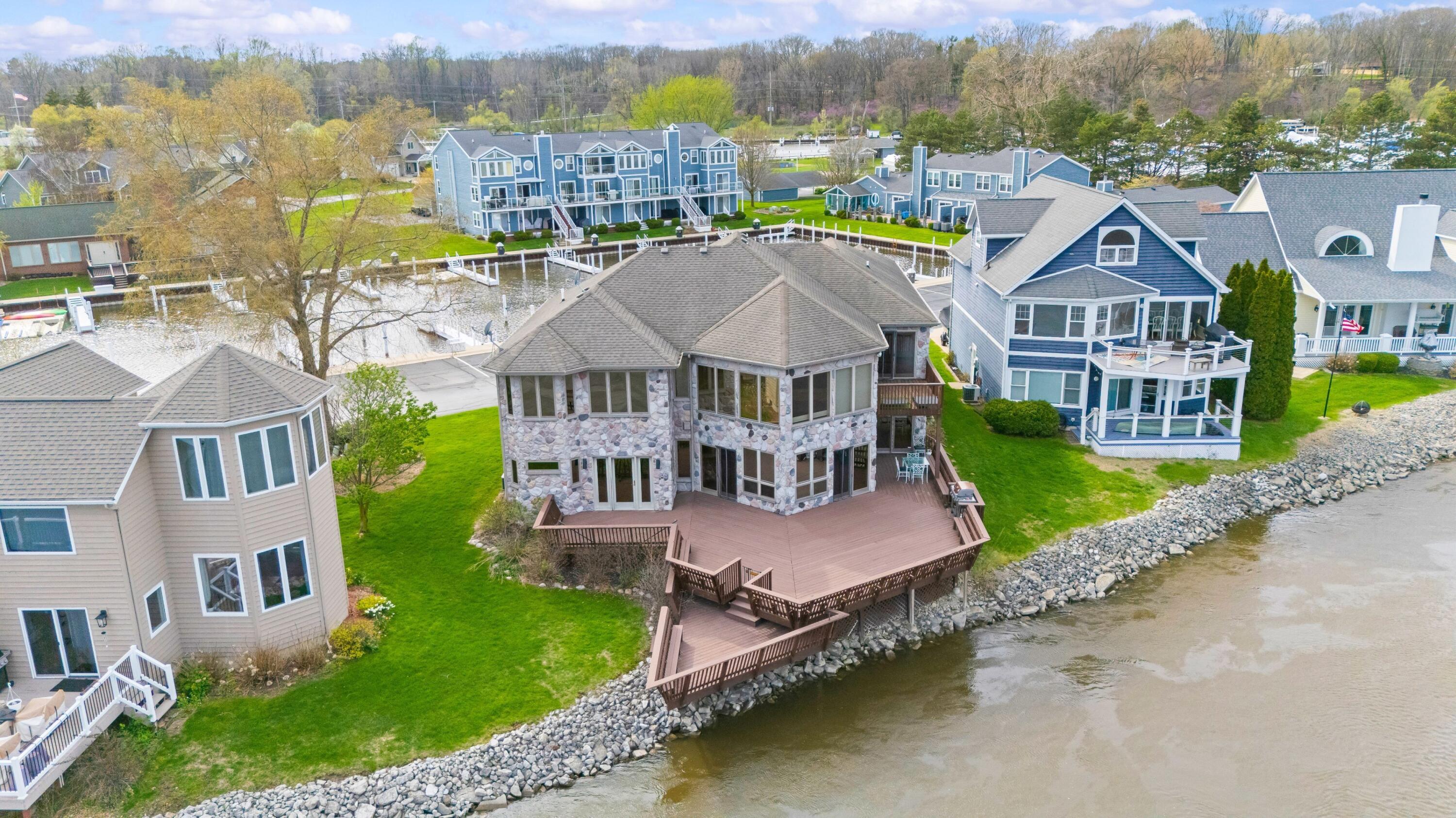 2349 Riverside Pointe Drive St. Joseph, MI 49085 - Photo 4 of 74 79DJI_20260418051223_0007_D