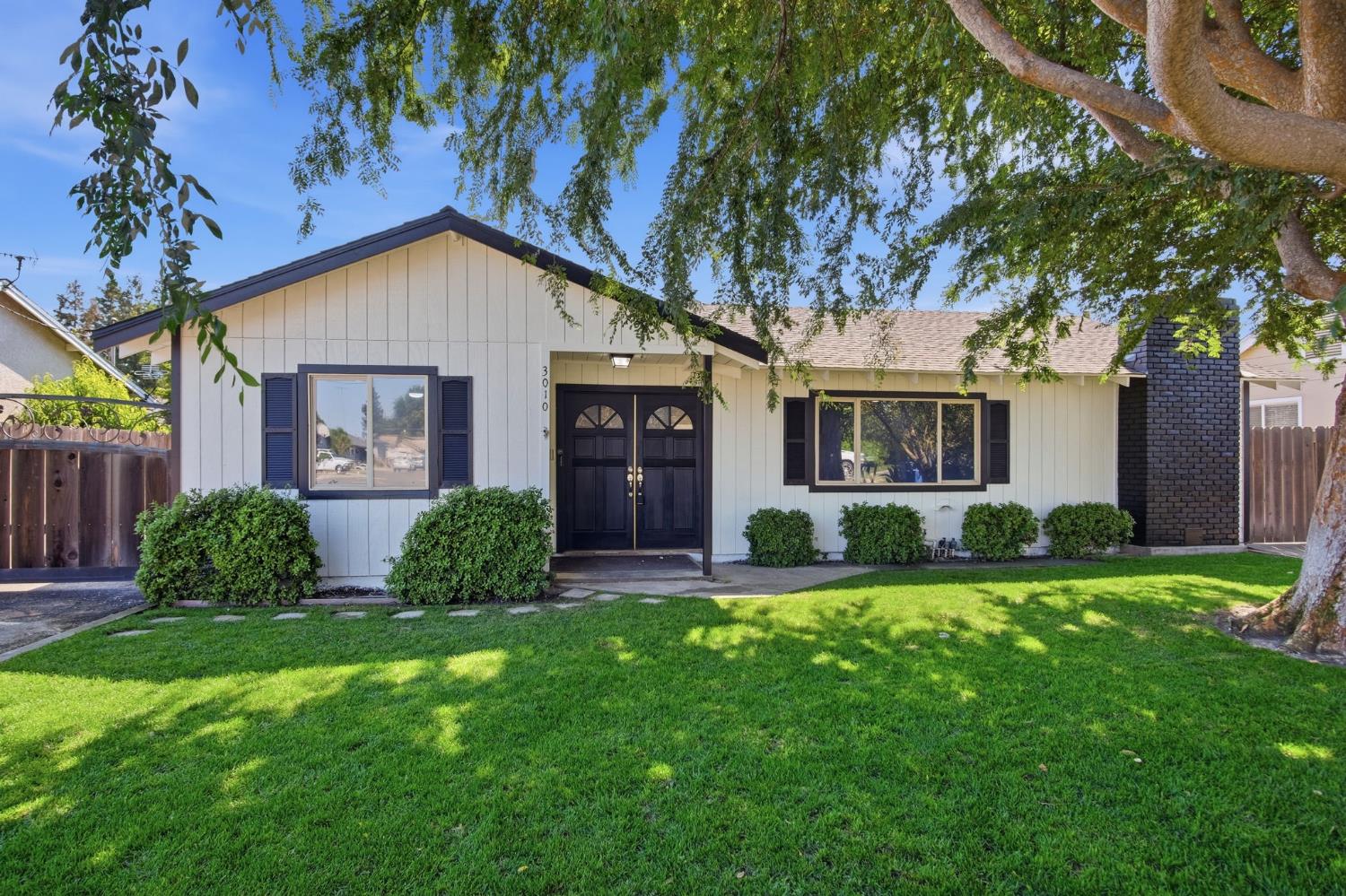 3010 Lester Road Denair, CA 95316 - Photo 4 of 33