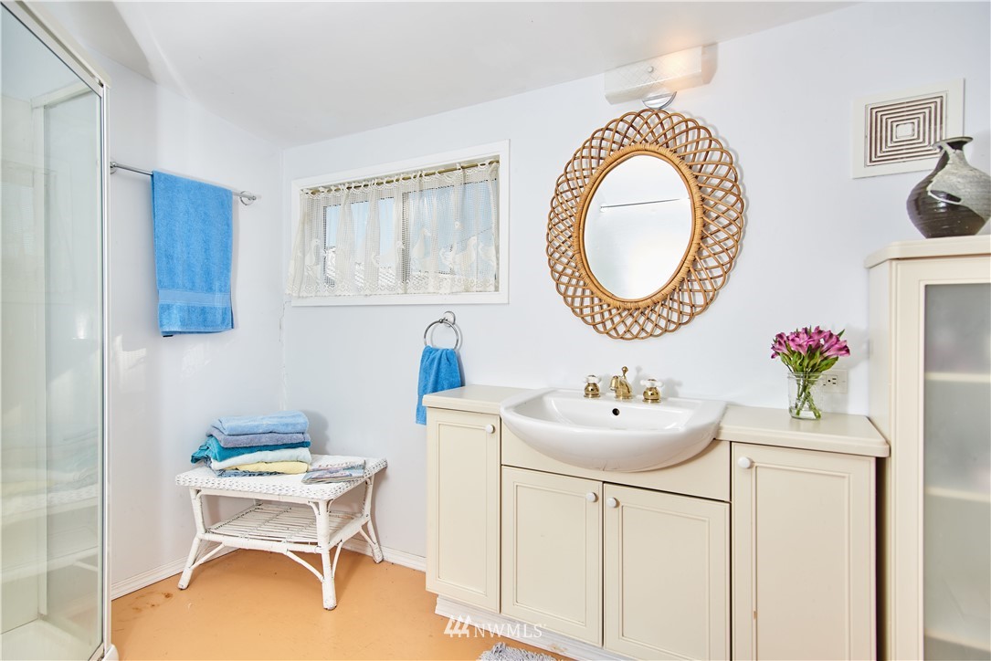 2157 Birch Street Point Roberts, WA 98281 - Photo 11 of 18 Gallery Image 11