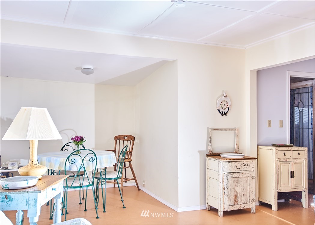 2157 Birch Street Point Roberts, WA 98281 - Photo 6 of 18 Gallery Image 6