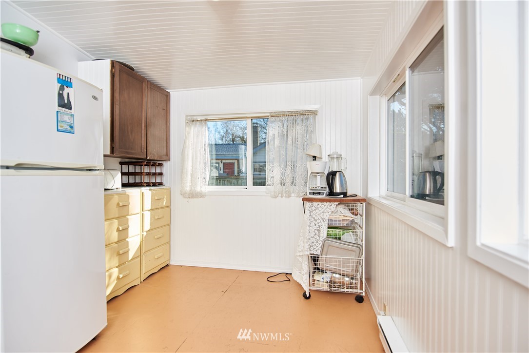 2157 Birch Street Point Roberts, WA 98281 - Photo 8 of 18 Gallery Image 8