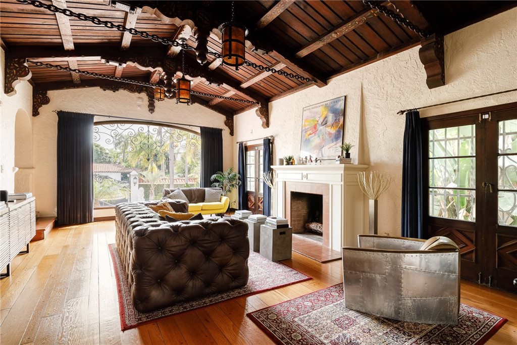 7 South 37th Place Long Beach, CA 90803 - Photo 2 of 52