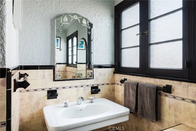 $2,999,999 | 7 South 37th Place, Long Beach, CA 90803