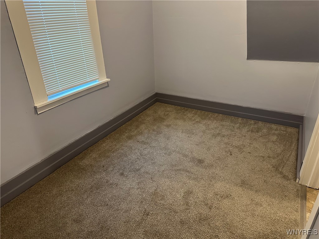 31 Benzinger Street Buffalo, NY 14206 - Photo 15 of 17 Upper bed