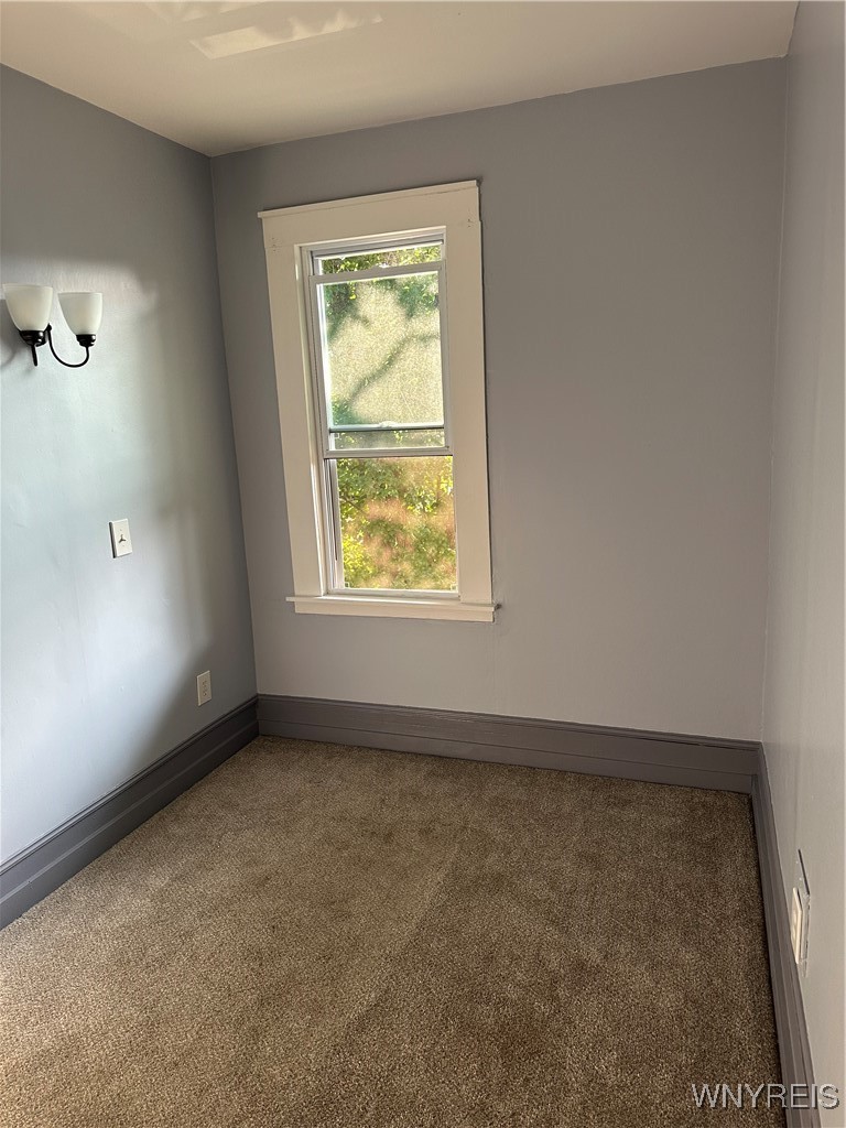 31 Benzinger Street Buffalo, NY 14206 - Photo 17 of 17 Upper bedroom
