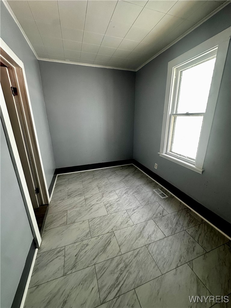 31 Benzinger Street Buffalo, NY 14206 - Photo 8 of 17