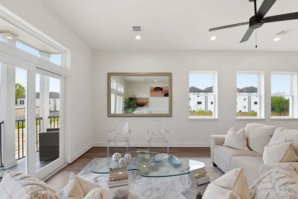 $450,000 | 7704 Earl Rudder Way, Houston, TX 77055