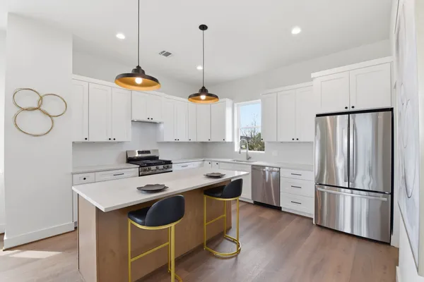 $450,000 | 7704 Earl Rudder Way, Houston, TX 77055