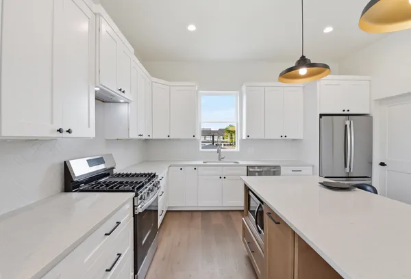 $450,000 | 7704 Earl Rudder Way, Houston, TX 77055