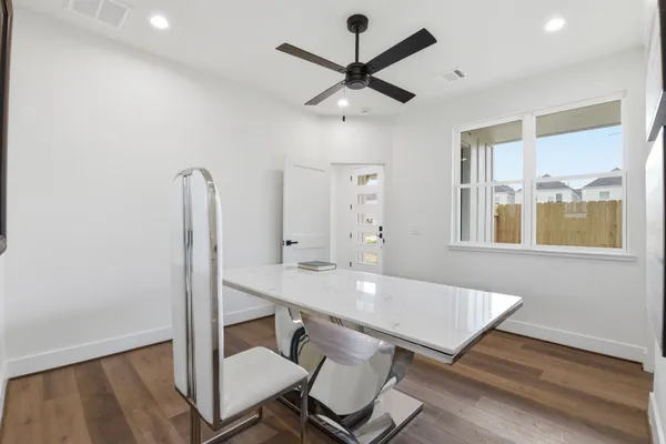 $450,000 | 7704 Earl Rudder Way, Houston, TX 77055