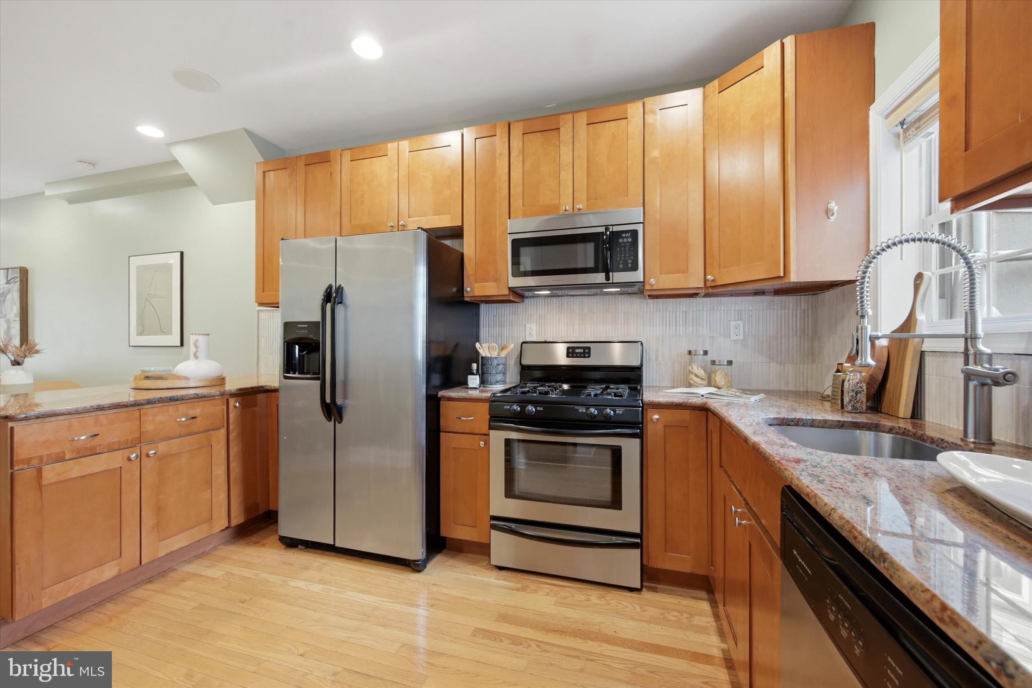 2405 Catharine Street Philadelphia, PA 19146 - Photo 7 of 49