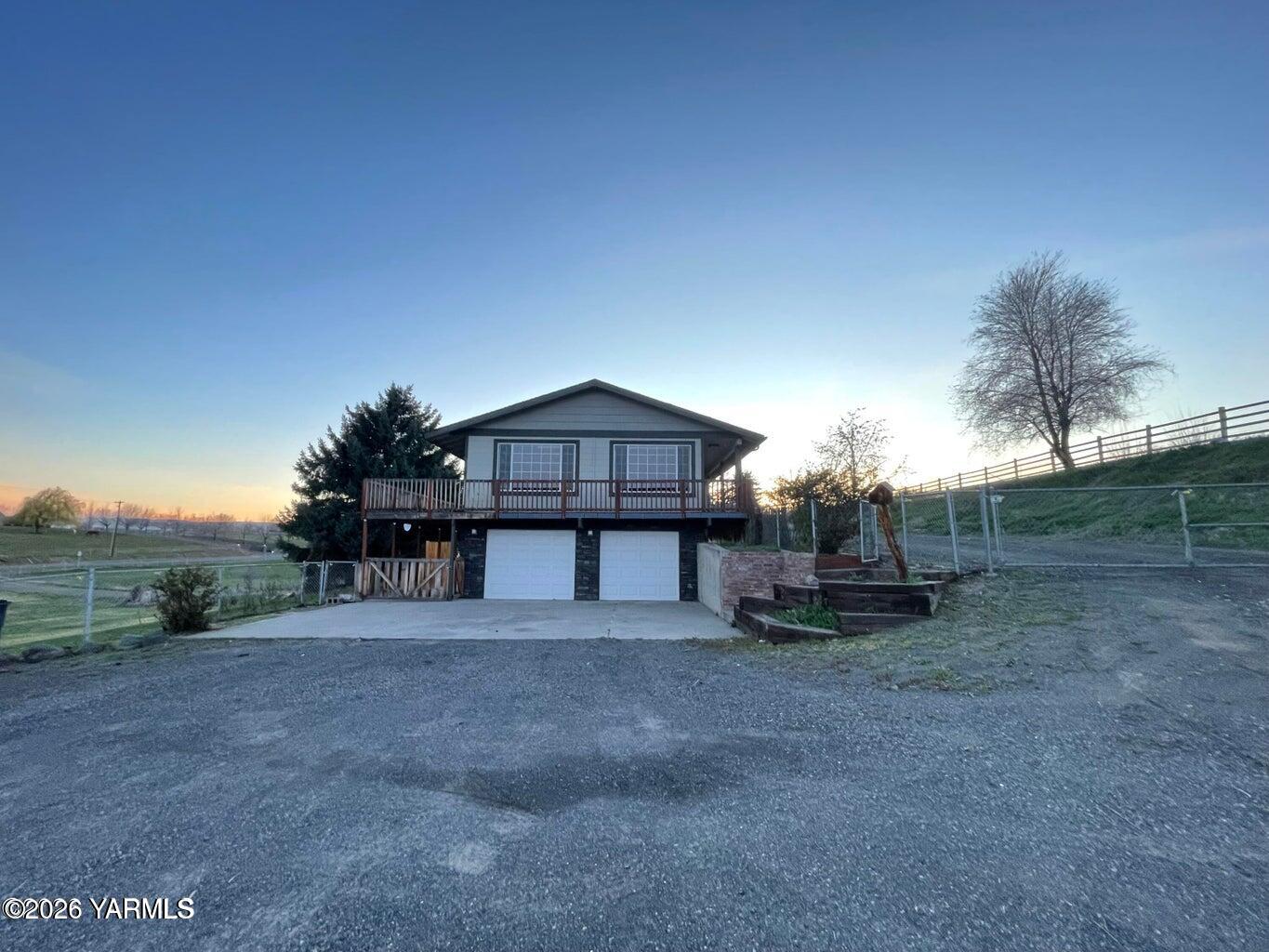 1602 Stein Road Yakima, WA 98908 - Photo 22 of 22 Stein rd front of home