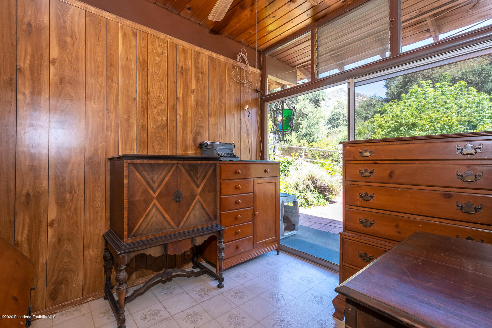 2311 Stonyvale Road Tujunga, CA 91042 - Photo 34 of 83 a room with furniture and a window