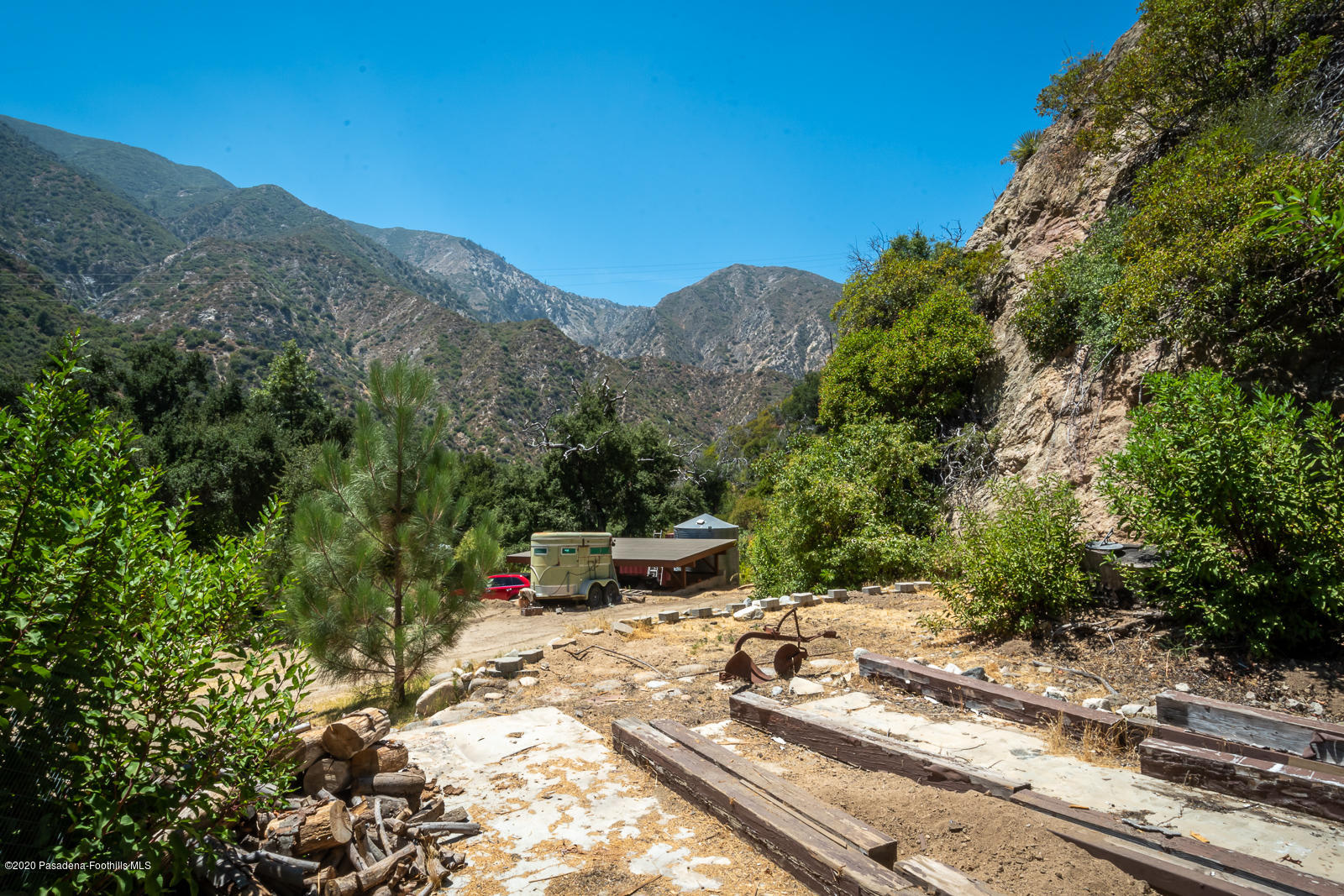 2311 Stonyvale Road Tujunga, CA 91042 - Photo 42 of 83 a view of a backyard with sitting area
