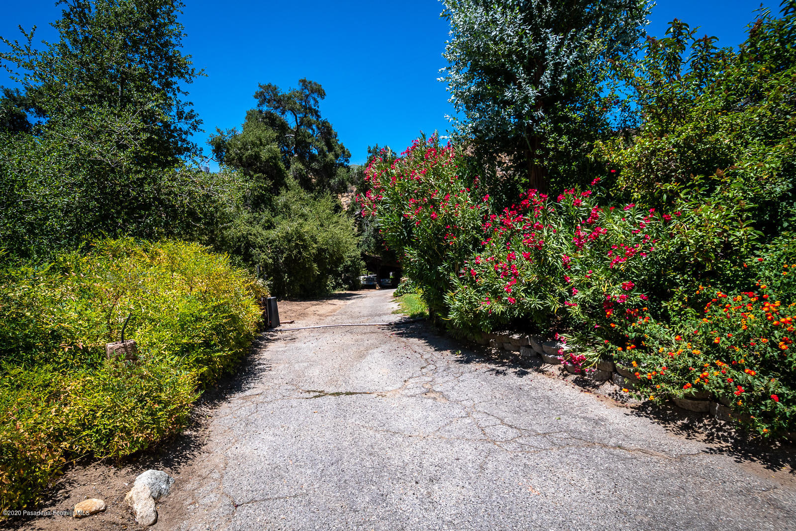 2311 Stonyvale Road Tujunga, CA 91042 - Photo 65 of 83 Driveway