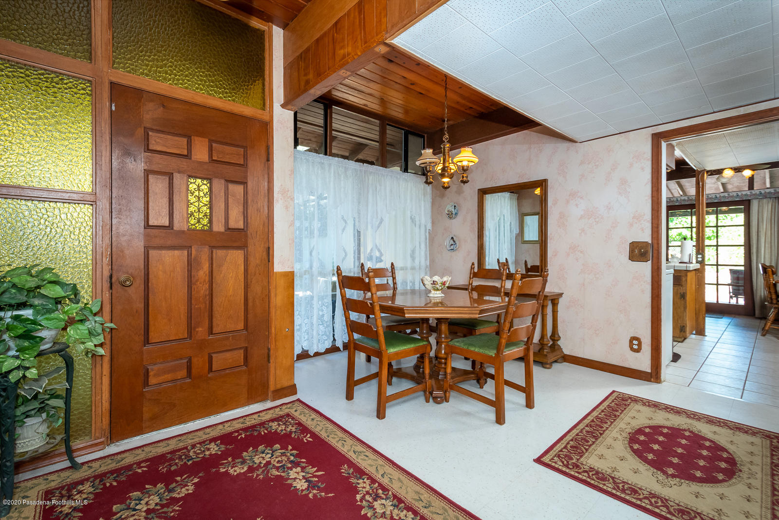 2311 Stonyvale Road Tujunga, CA 91042 - Photo 8 of 83 a dining room with furniture and window