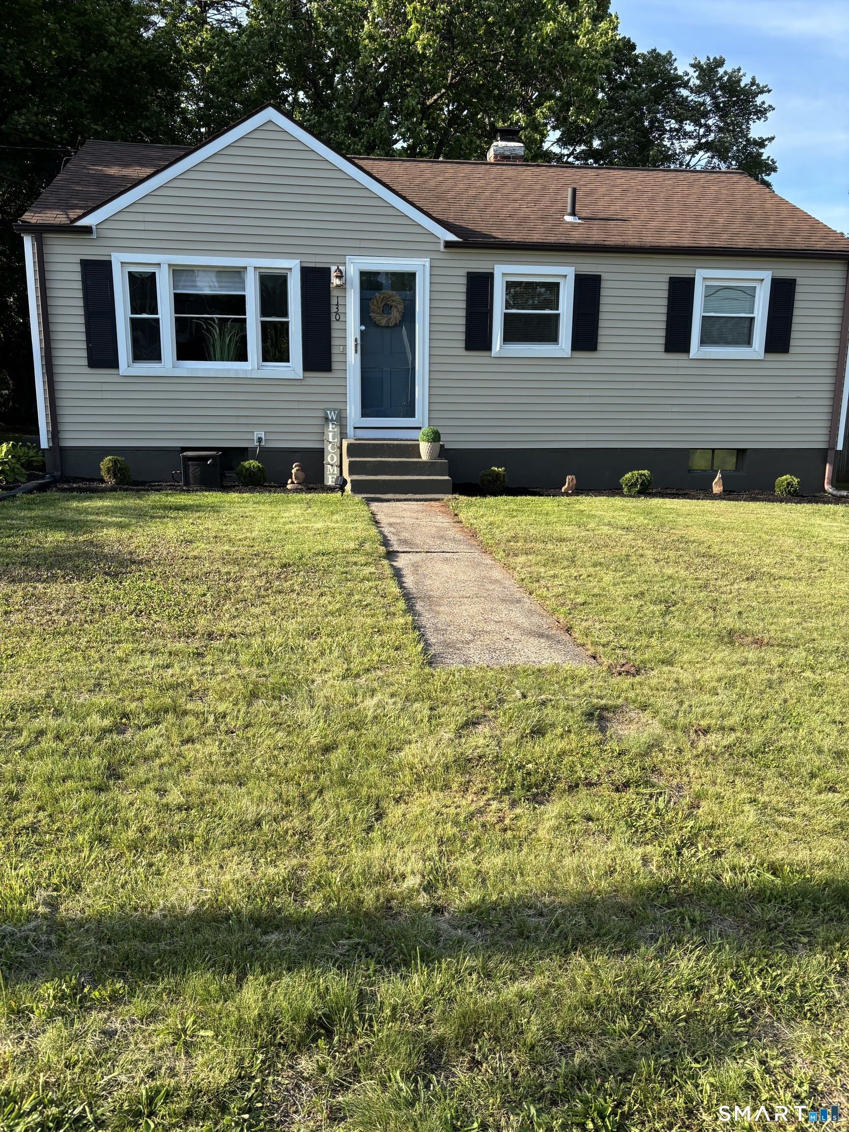 130 Round Hill Road Meriden, CT 06450 - Photo 1 of 17