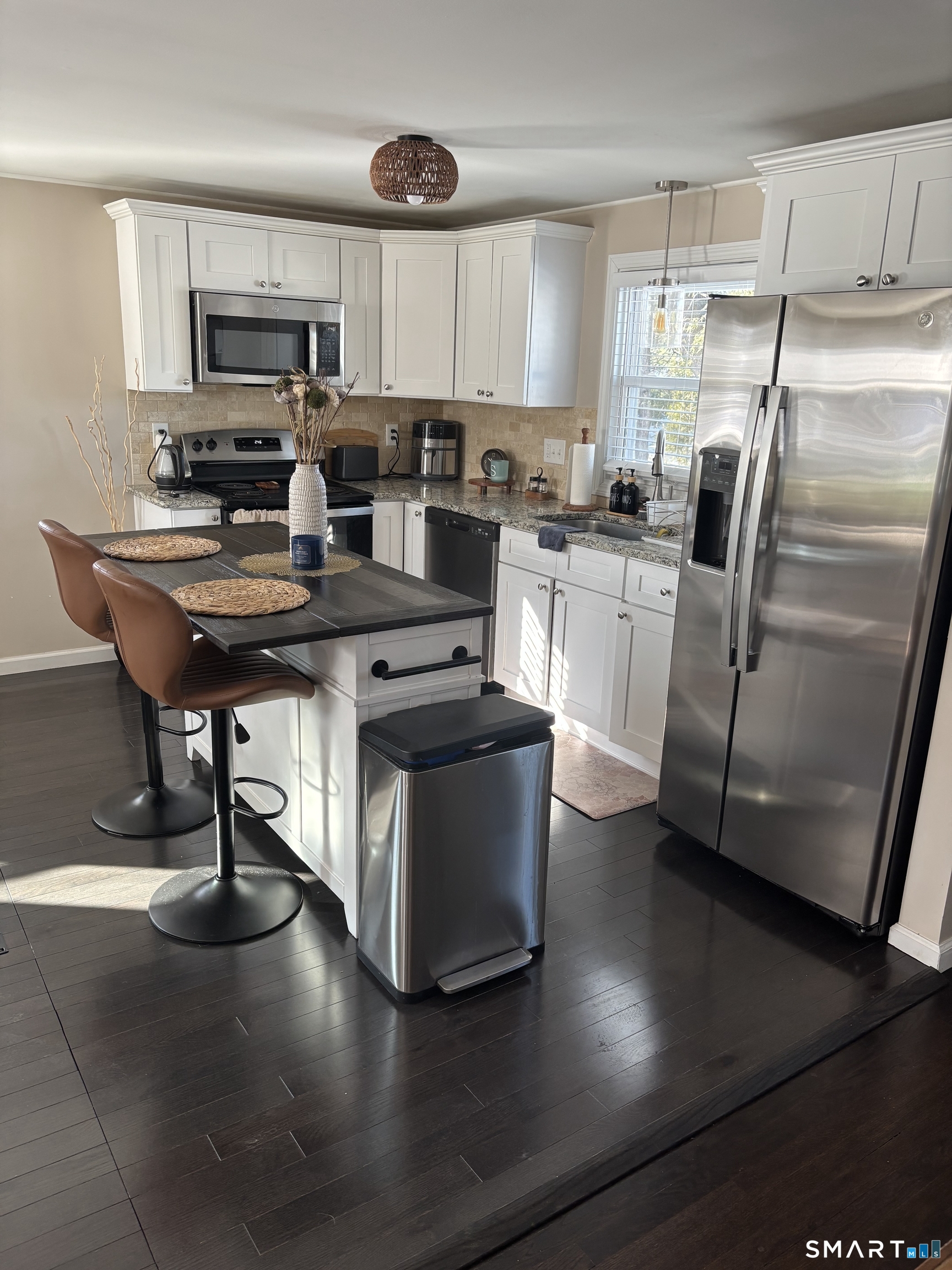 130 Round Hill Road Meriden, CT 06450 - Photo 9 of 17