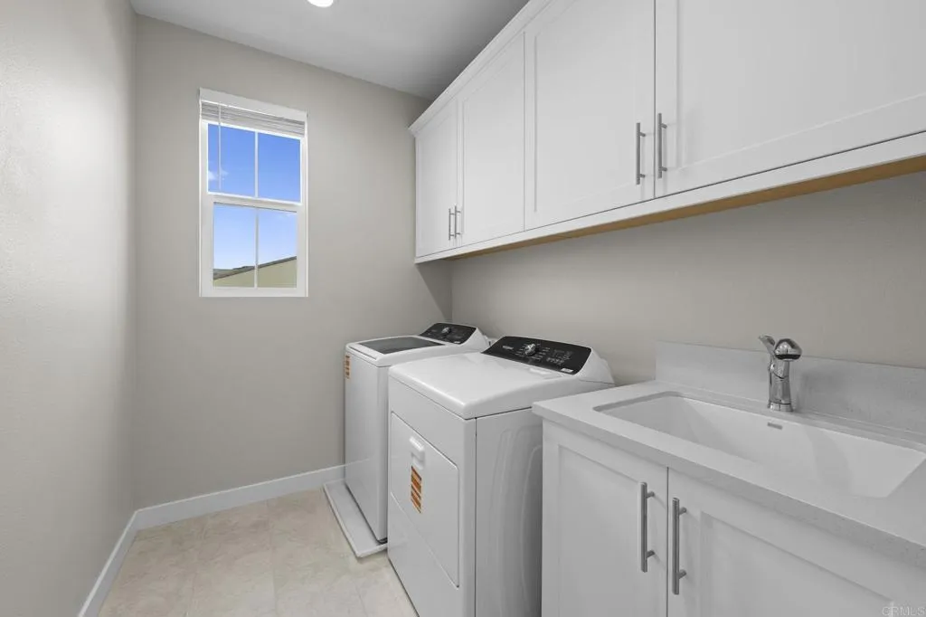 3015 Rue De Latour Vista, CA 92084 - Photo 33 of 48 a utility room with dryer and washer