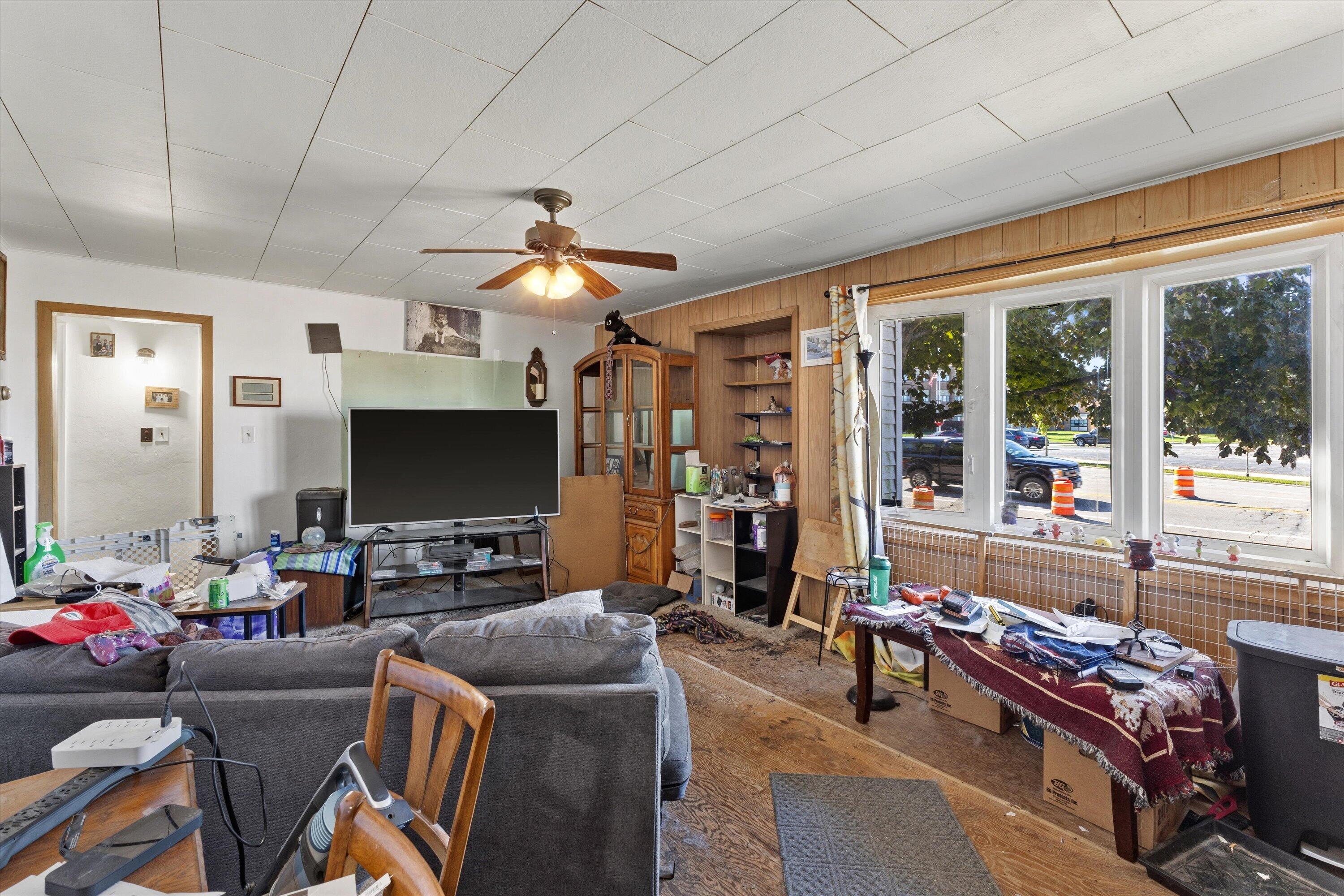 2063 Mt Pleasant Street Racine, WI 53404 - Photo 4 of 24 02-KCM-6