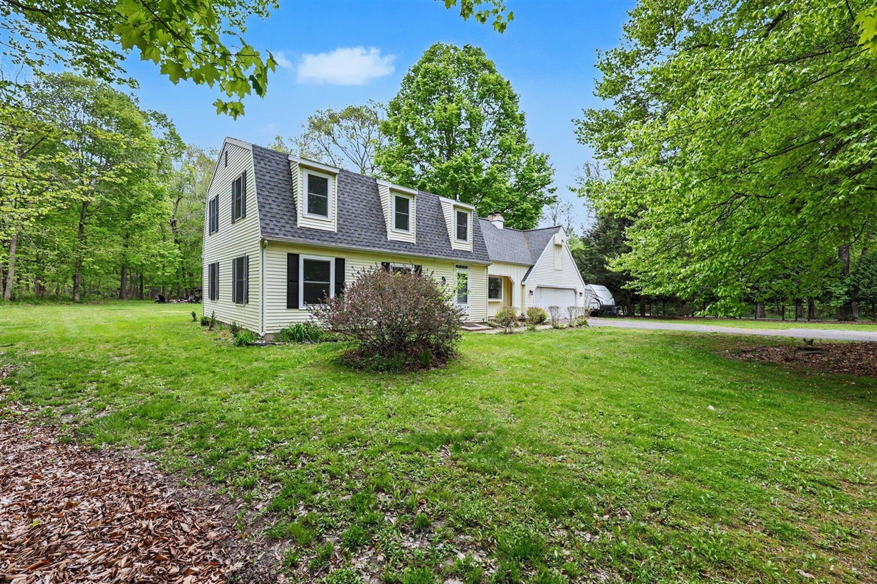 2813 Brookside Boulevard Jackson, MI 49203 - Photo 3 of 45