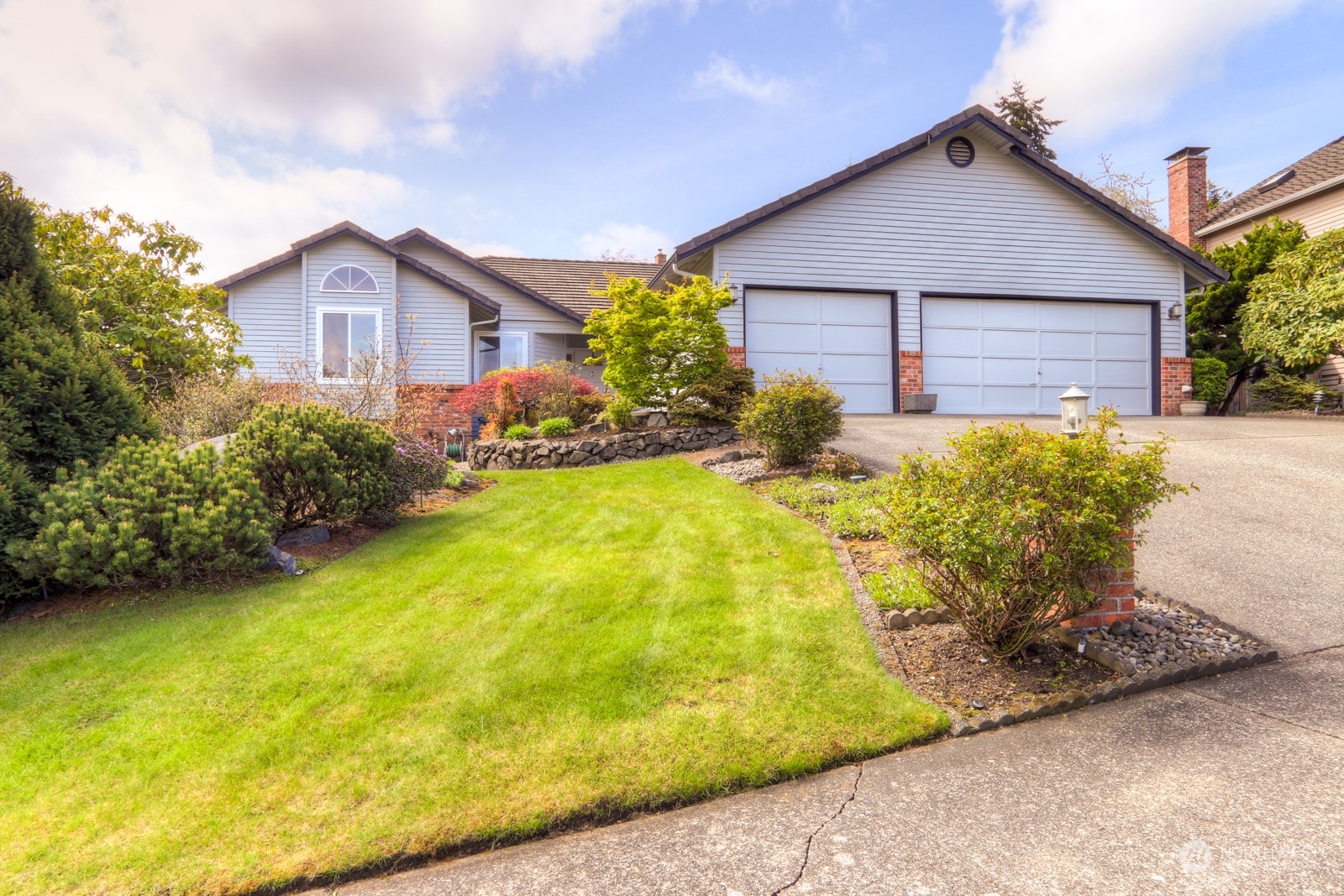 4803 Southwest 329th Way Federal Way, WA 98023 - Photo 1 of 40 Gallery Image 1