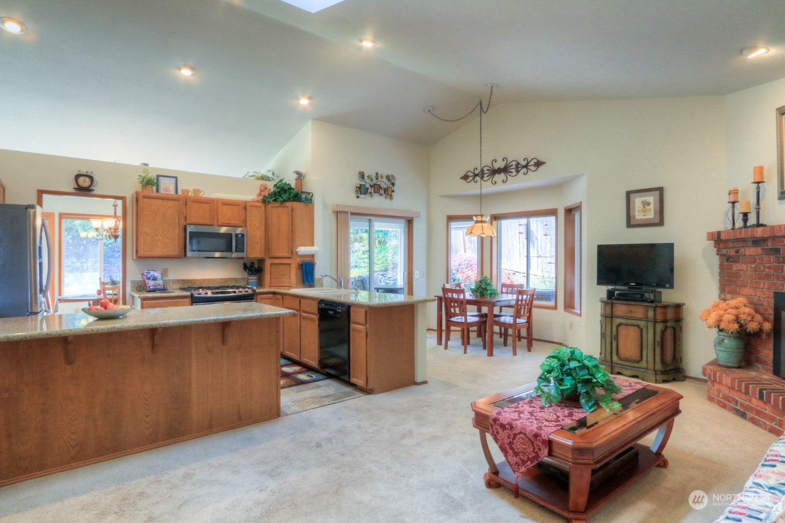4803 Southwest 329th Way Federal Way, WA 98023 - Photo 12 of 40 Gallery Image 12