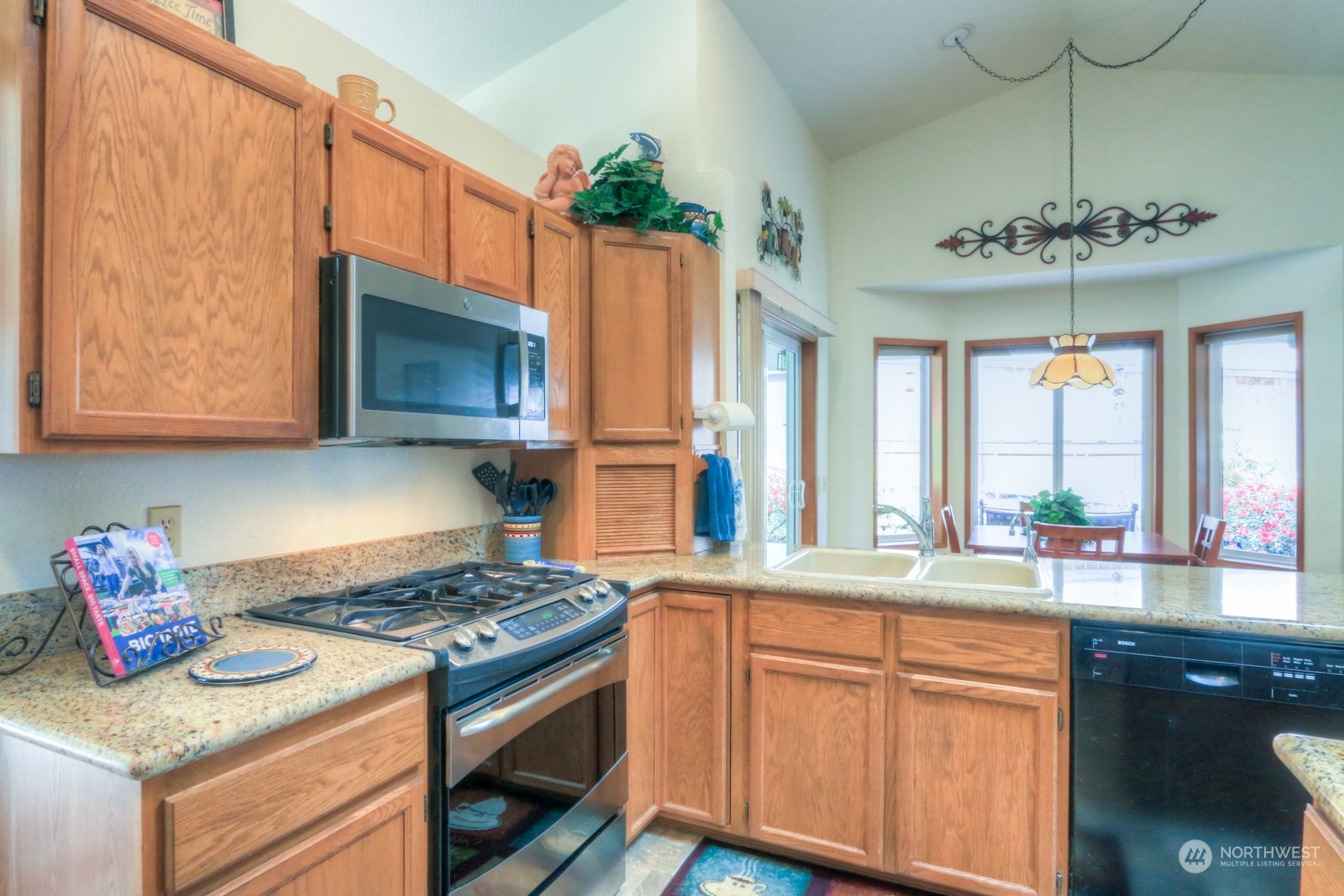 4803 Southwest 329th Way Federal Way, WA 98023 - Photo 9 of 40 Gallery Image 9