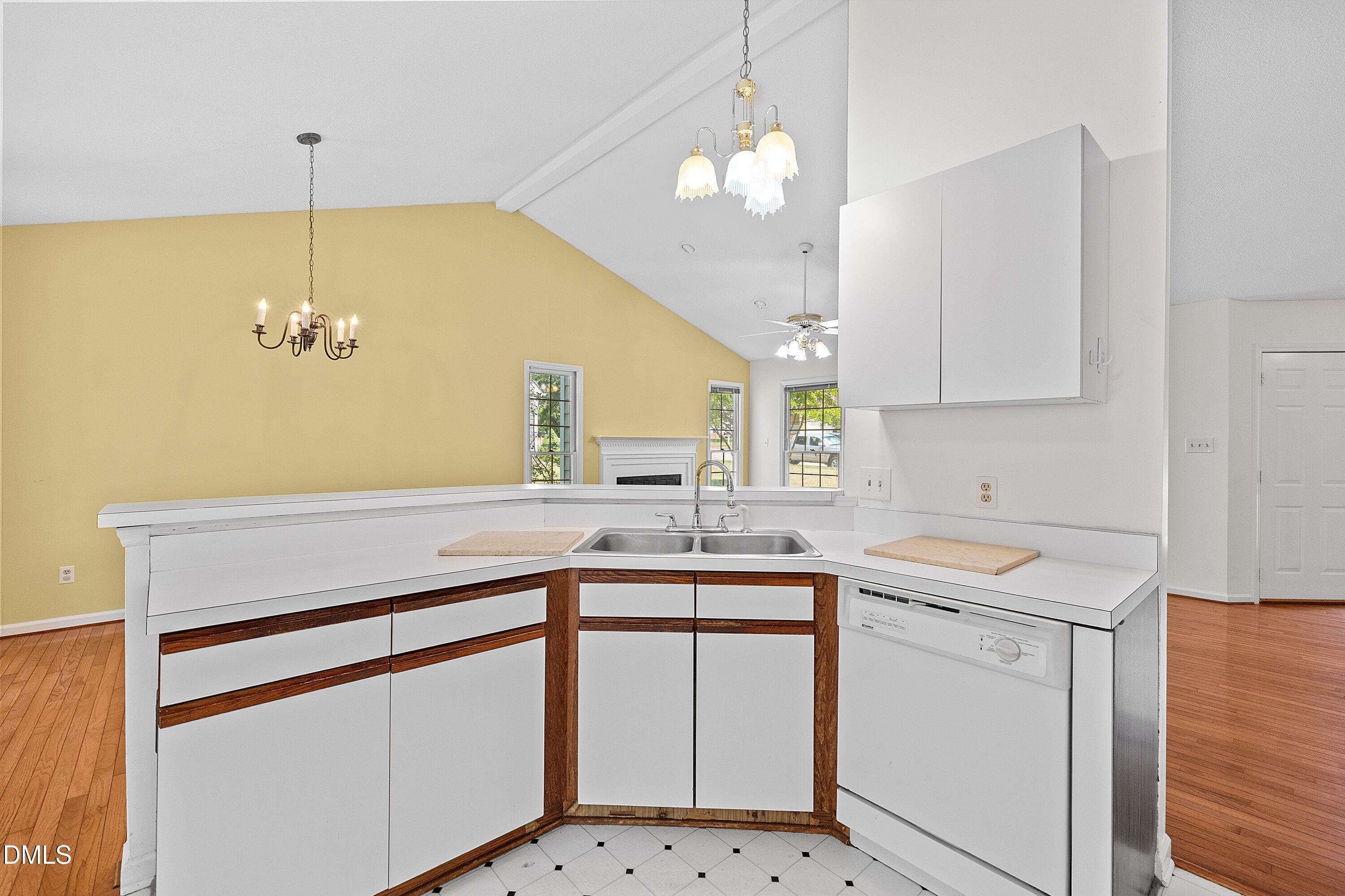 4612 Knightsbridge Way Raleigh, NC 27604 - Photo 19 of 48 18-4612 Knightsbridge118 Temple_4217