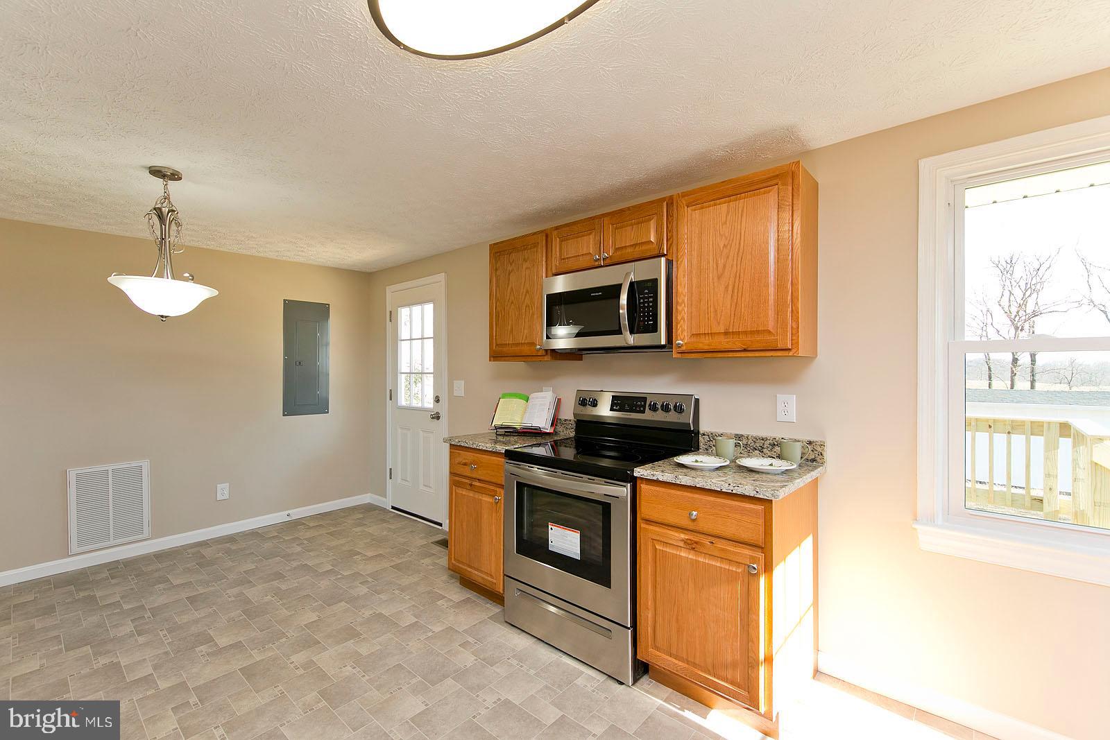 2110 Apple Pie Ridge Road Winchester, VA 22603 - Photo 13 of 48 Kitchen table space