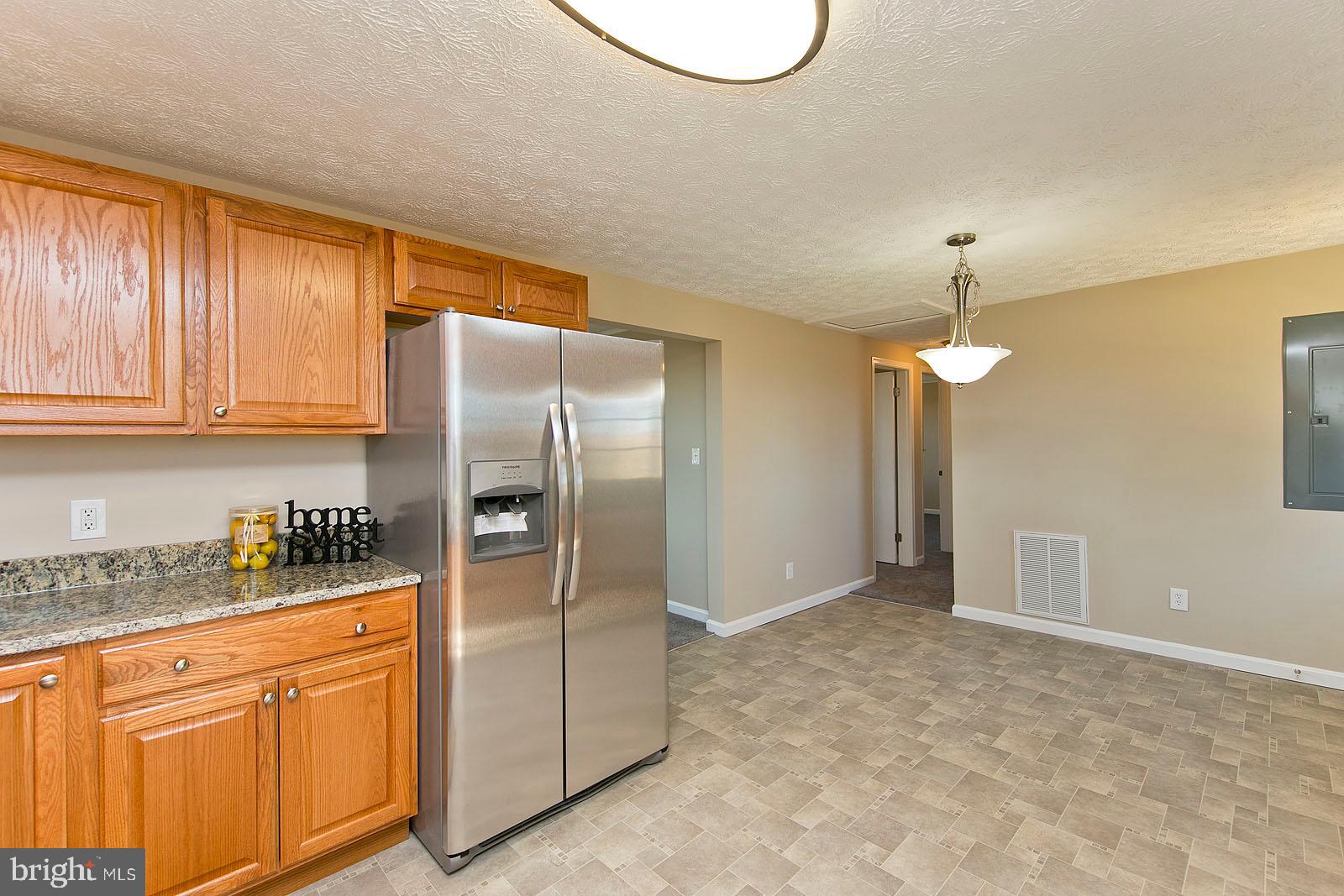 2110 Apple Pie Ridge Road Winchester, VA 22603 - Photo 14 of 48 KItchen table space