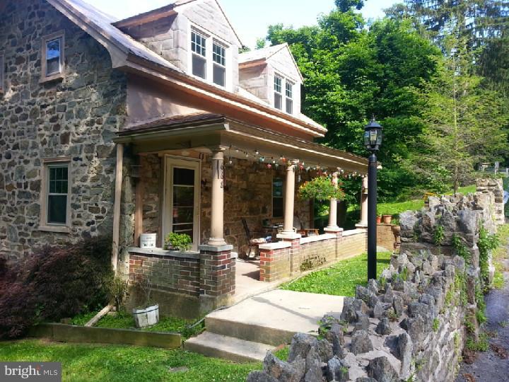 668 Point Road Wernersville, PA 19565 - Photo 2 of 25 Porch