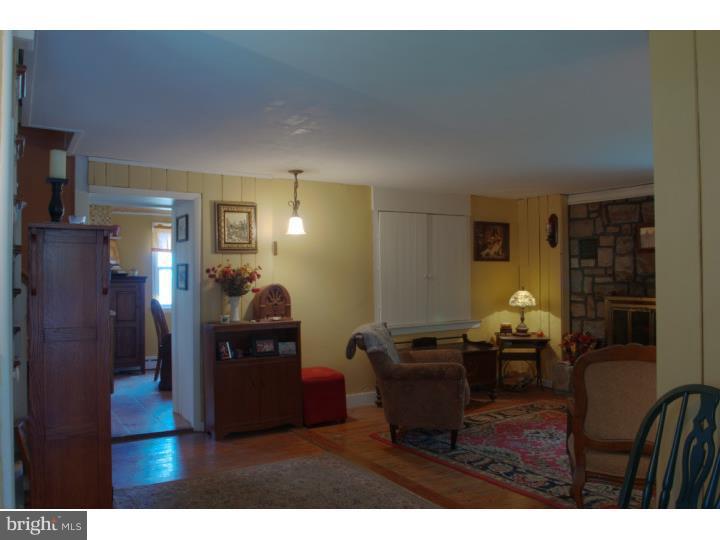 668 Point Road Wernersville, PA 19565 - Photo 5 of 25 Gallery Image 5