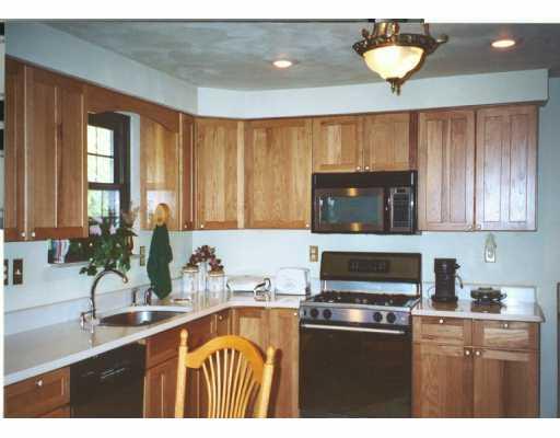 304 Tracy Lane Apollo, PA 15613 - Photo 3 of 8 Kitchen.