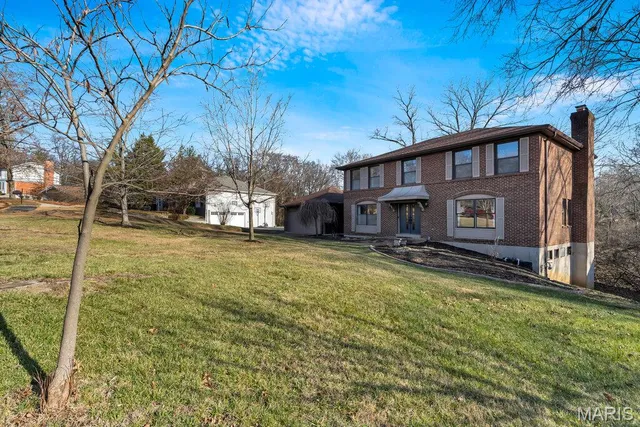 $725,000 | 710 Briarfarm Lane, Kirkwood, MO 63122