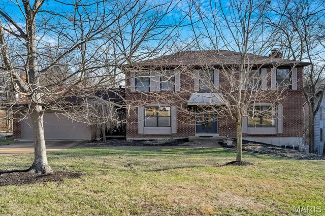 $725,000 | 710 Briarfarm Lane, Kirkwood, MO 63122