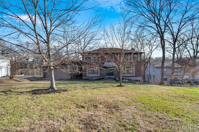 $725,000 | 710 Briarfarm Lane, Kirkwood, MO 63122